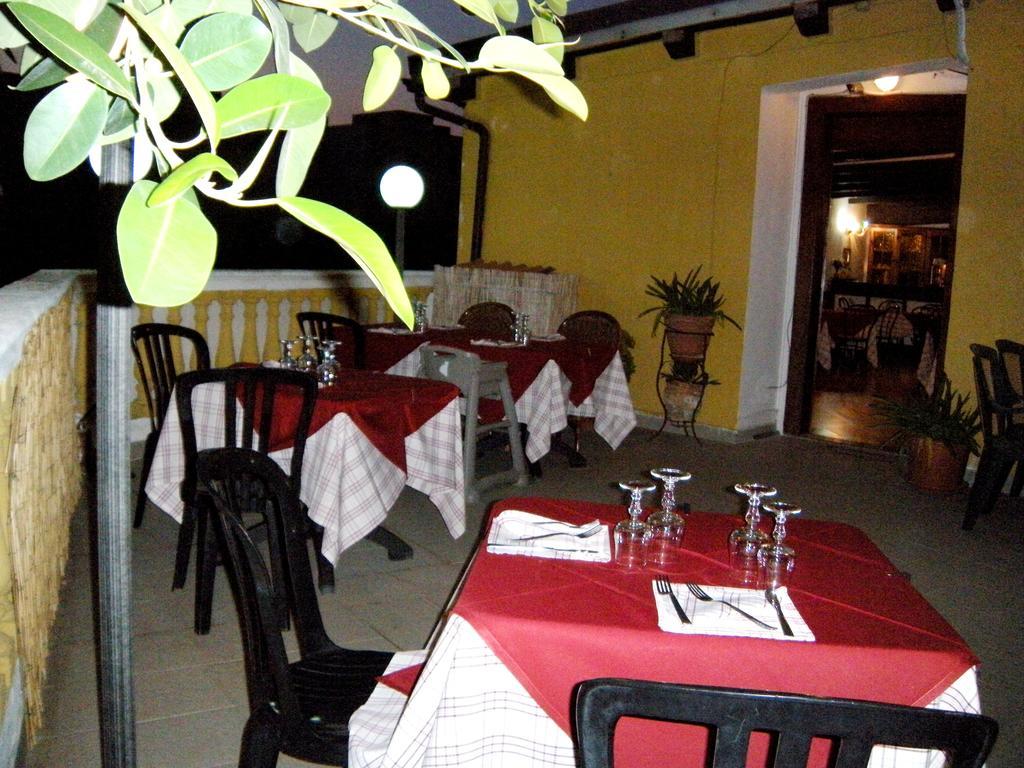 Hotel La Calabrese Isola Di Capo Rizzuto Exterior photo