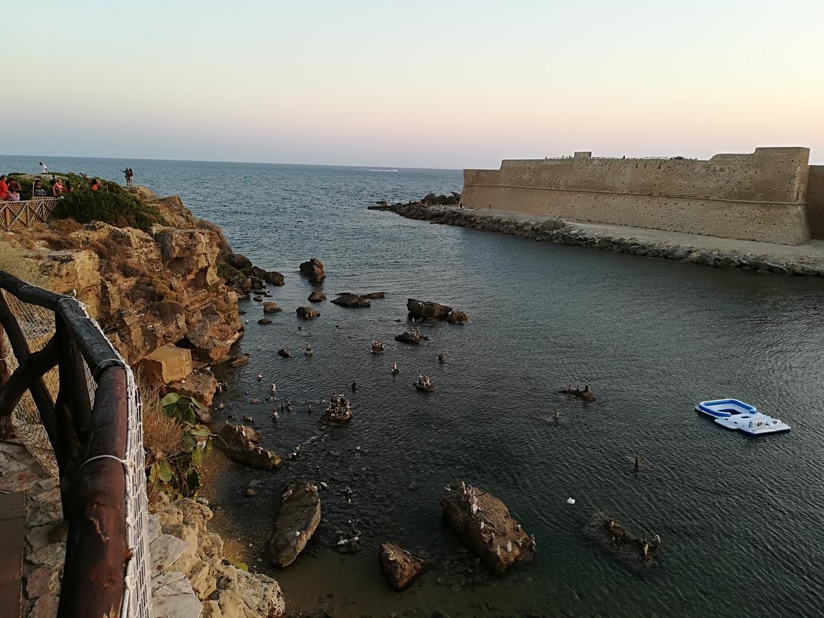 Hotel La Calabrese Isola Di Capo Rizzuto Exterior photo